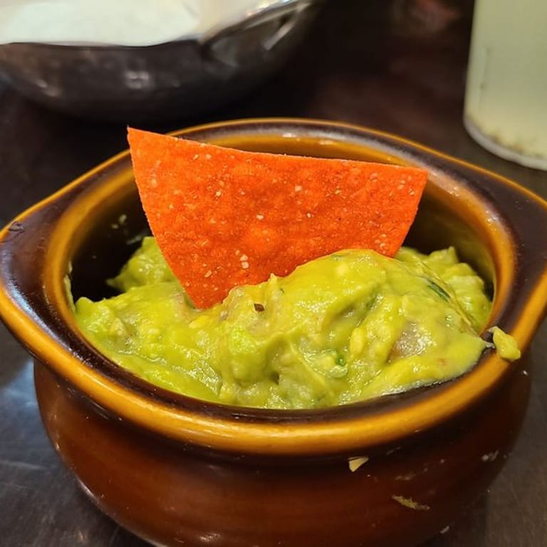 Fresh Guacamole: A Tex-Mex Delight